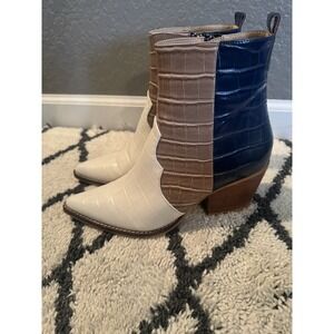 Arider Girl Western Booties Pointed Toe Stacked Heel Size 8 White Brown Navy